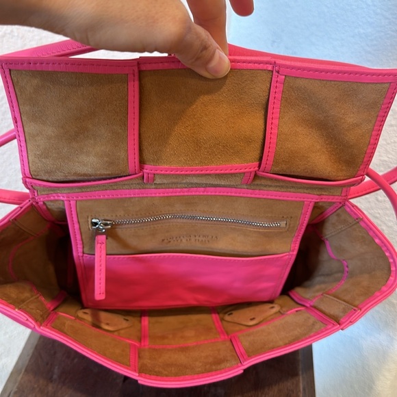 BOTTEGA VENETA Arco Intrecciato Leather Tote Bag in Pink Authentic - Picture 15 of 17